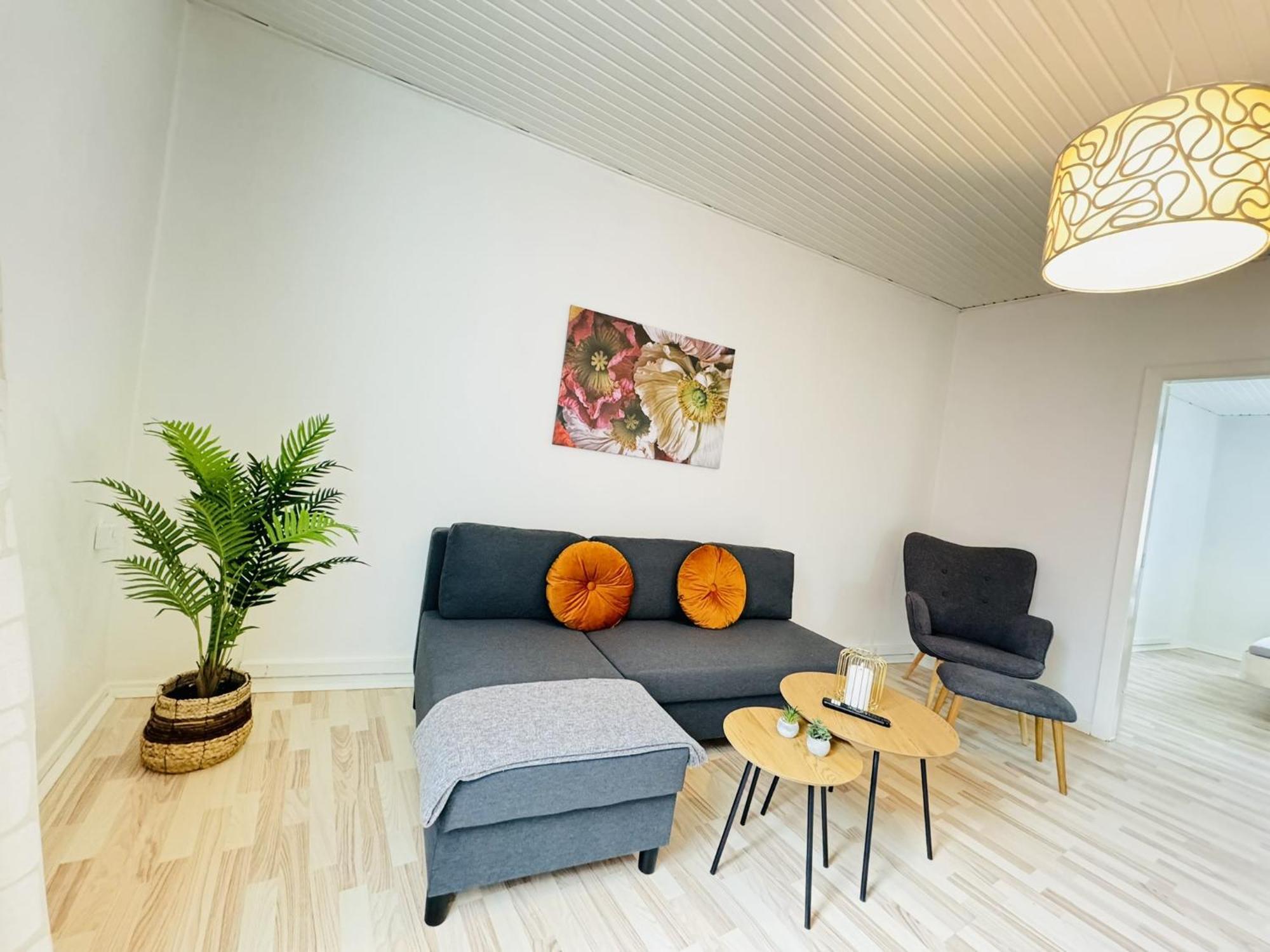 Aday - 4 Bedrooms In Lägenhet *