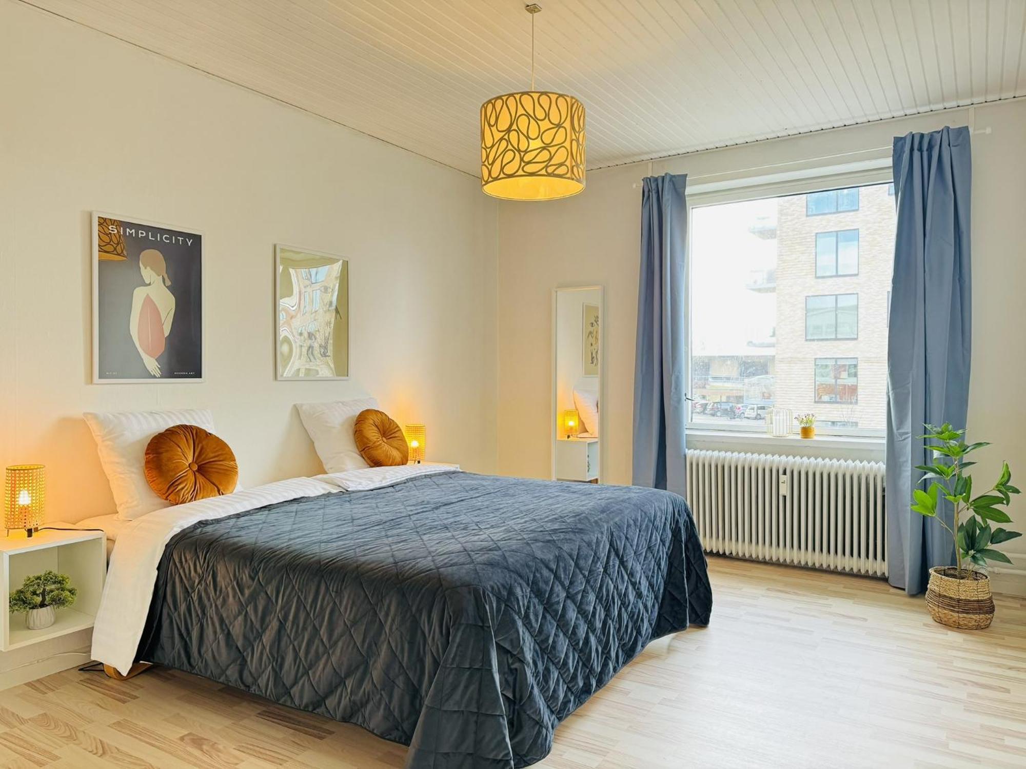 Aday - 4 Bedrooms In Lägenhet