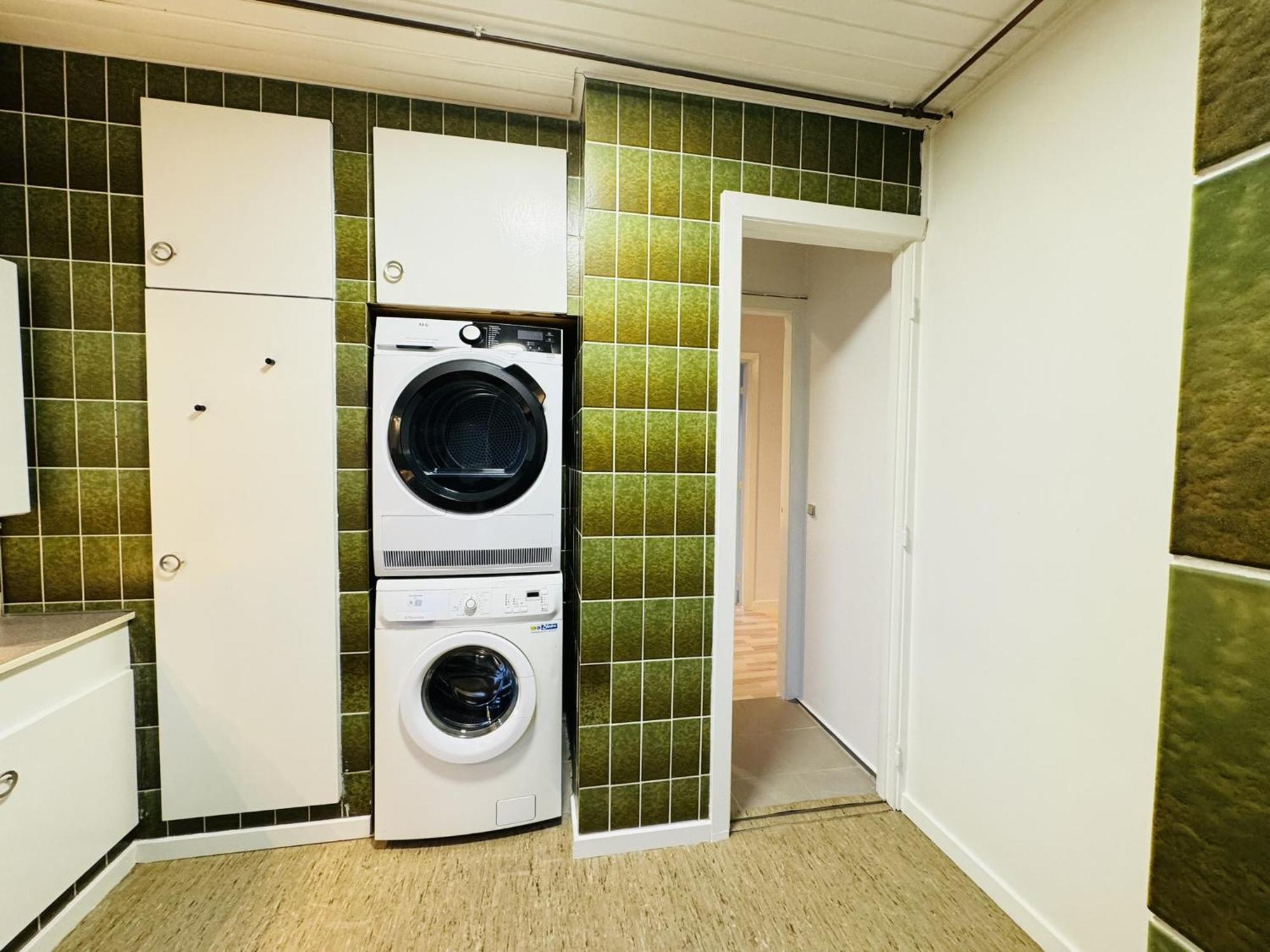 Aday - 4 Bedrooms In Lägenhet